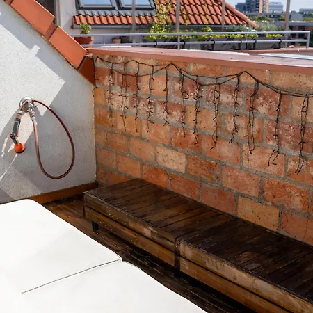 Bright Loft With Terrace In Nivy ブラチスラヴァ