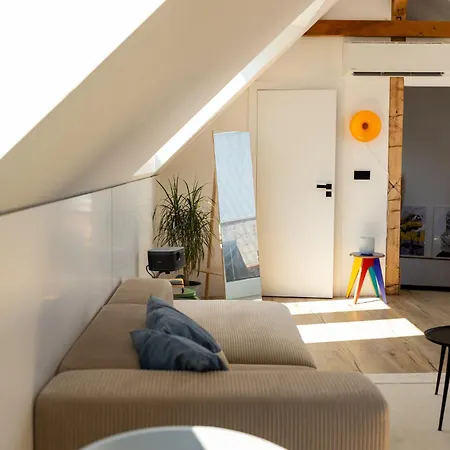 Bright Loft With Terrace In Nivy * ブラチスラヴァ